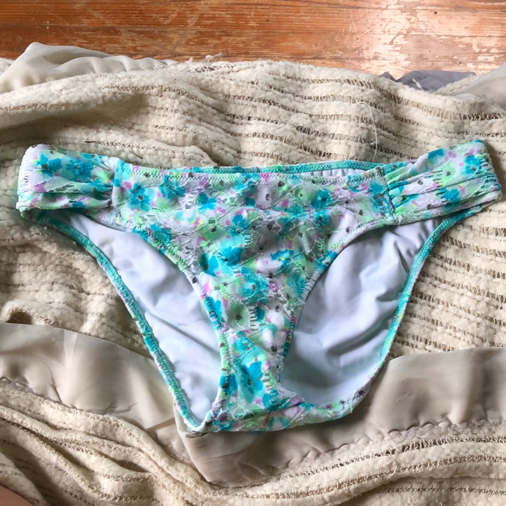 Victoria’s Secret bathing suit bottoms
